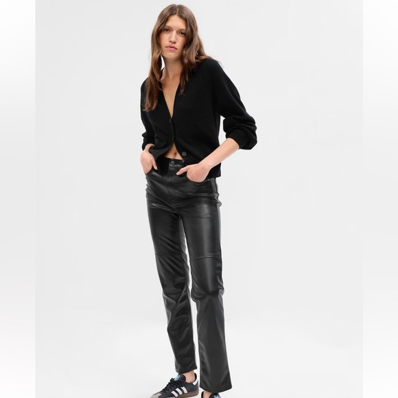 Gap Sky High Rise Faux Leather Cheeky Straight Pants Black Size 31/12R Chic Edgy - Picture 1 of 13